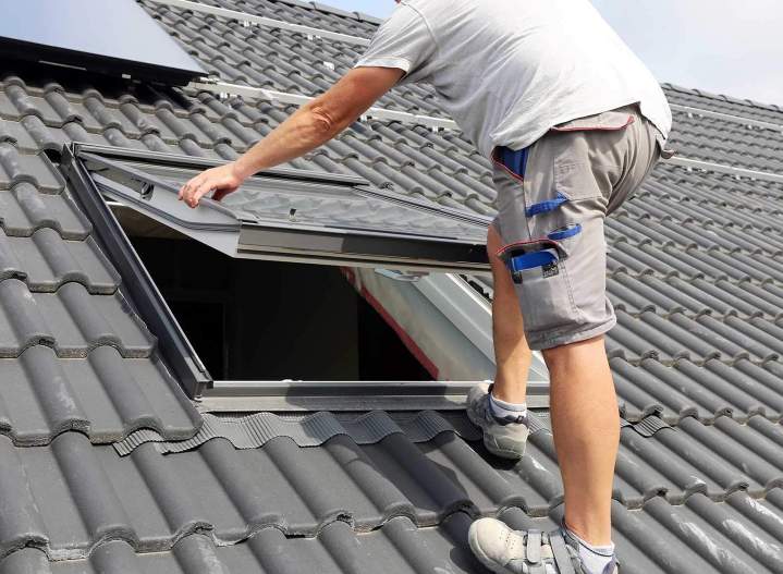 Installation fenêtre de toit Angers